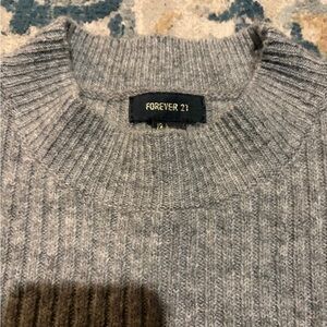 Forever 21 Women’s Ribbed Gray Sweater